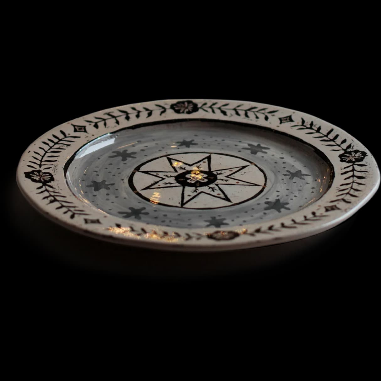 Plate — Star, Ø 29 cm (II)