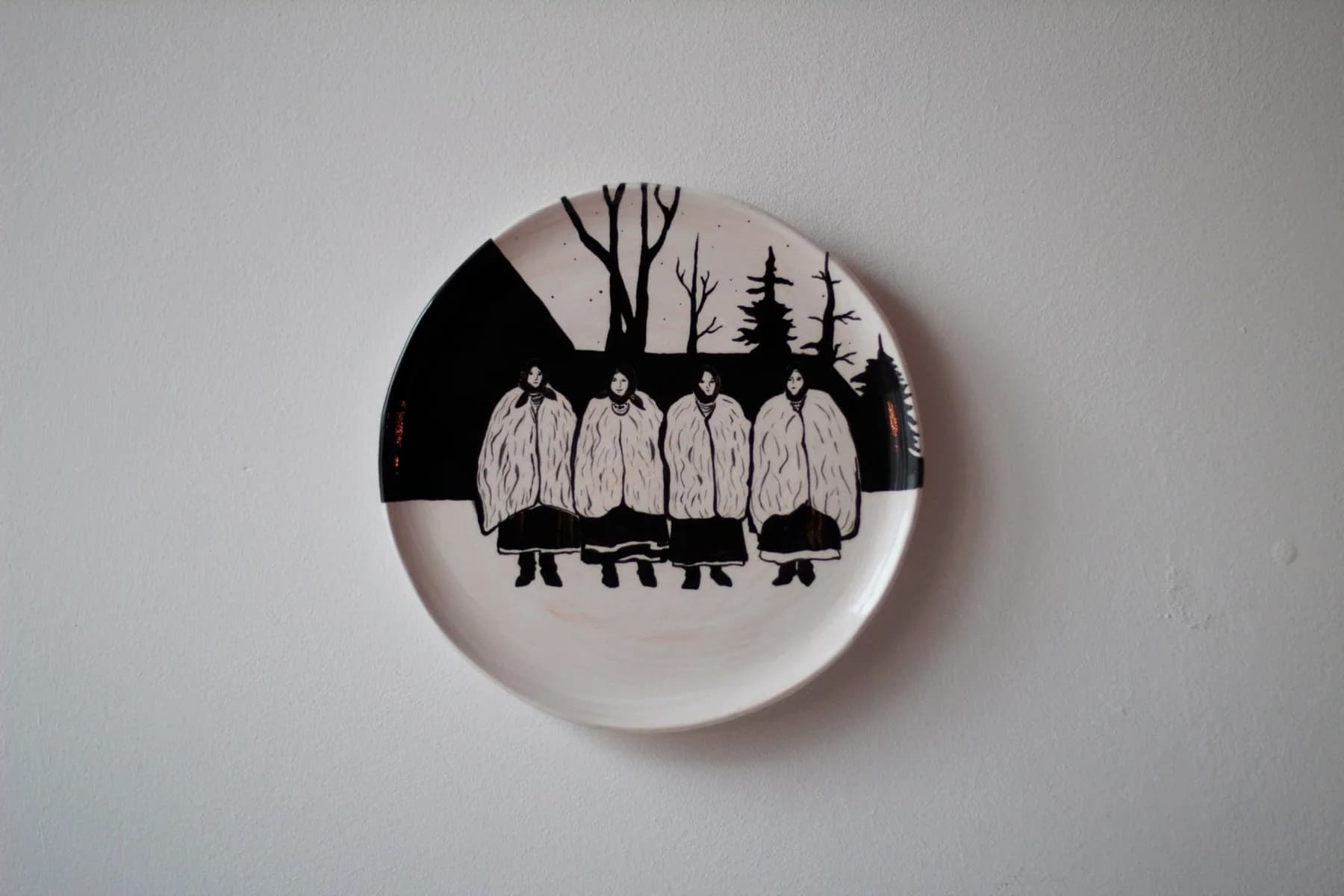 Plate — Women of Our Own, Ø 25 cm